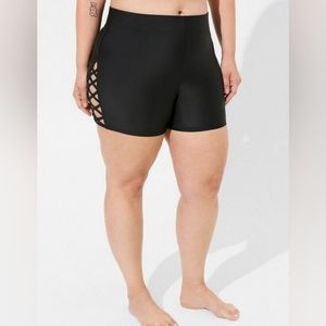 BNWT Swim shorts strappy lattice 4x 26